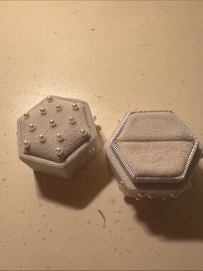 Hexagonal Velvet One Slot Ring Box with Pearl Accents